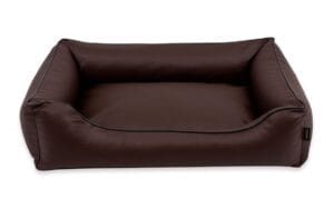 legowisko dla psa typu kanapa alicante pokazana z frontu w kolorze brązowym z czarnym obszyciem