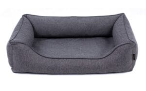 legowisko dla psa typu kanapa mallorca standrad w kolorze ciemnoszarym z czarnym obszyciem pokazana z frontu