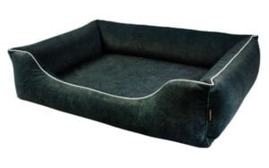 legowisko dla psa barcelona z weluru w kolorze zielonym typ kanapa z białym obszyciem pokazana z boku